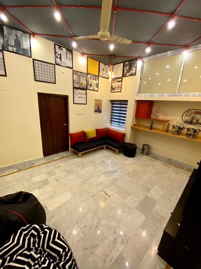 Hostel Backpackers Den Lucknow Zewnętrze zdjęcie