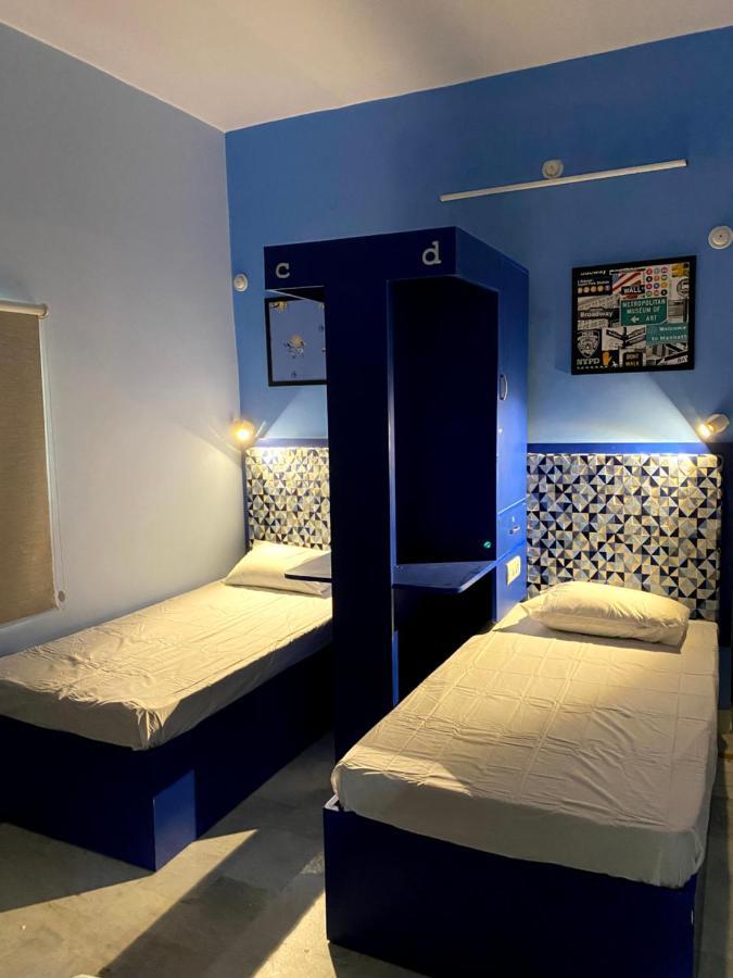 Hostel Backpackers Den Lucknow Zewnętrze zdjęcie